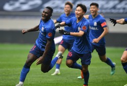 AG体育官网-上海绿地申花首发名单